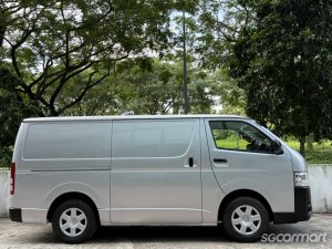 Toyota Hiace 3.0M DX