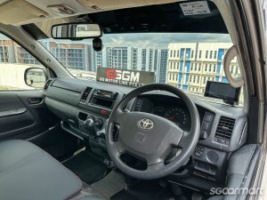 Toyota Hiace 3.0M