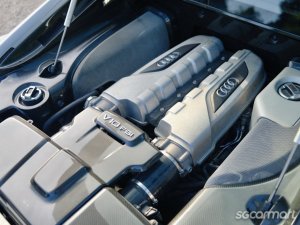 Audi R8 5.2A FSI Quattro S-tronic V10 Plus (COE till 04/2033)