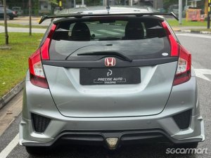 Honda Jazz 1.5A RS (New 5-yr COE)