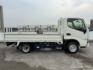 Hino Dutro 2.8M