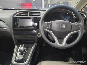 Honda Shuttle Hybrid 1.5A
