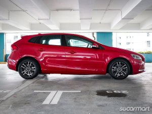 Volvo V40 Diesel D2 (New 5-yr COE)