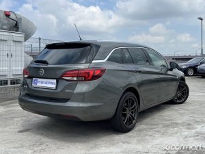 Opel Astra Sports Tourer 1.0A