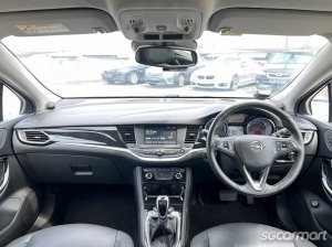 Opel Astra Sports Tourer 1.0A