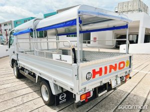 Hino Dutro 2.8M