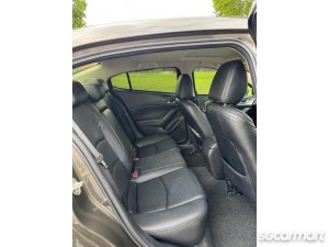 Mazda 3 1.5A Deluxe Sunroof