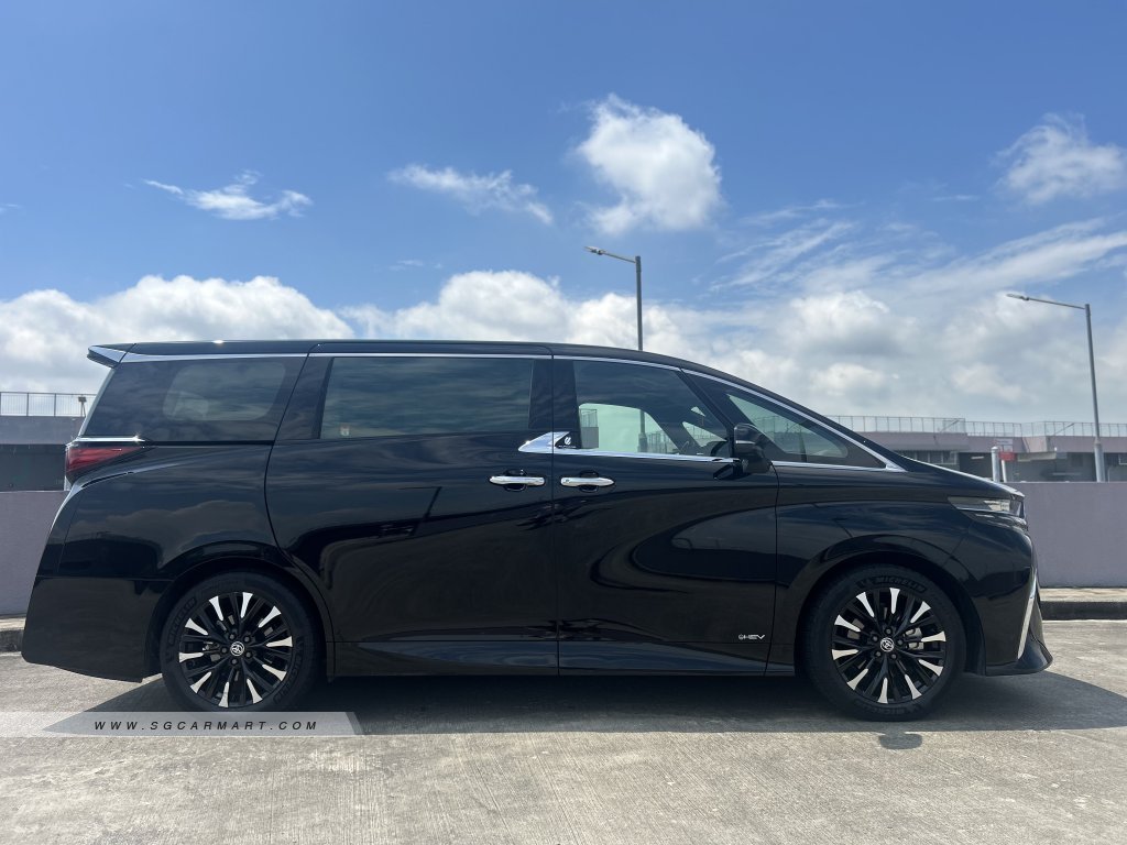 Toyota Alphard Hybrid 2.5A Elegance