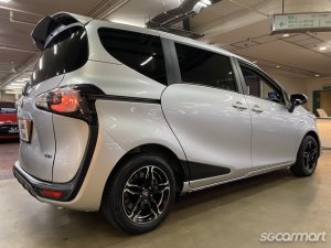 Toyota Sienta Hybrid 1.5A X