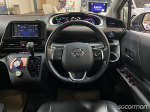 Toyota Sienta Hybrid 1.5A X