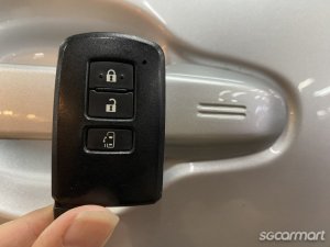 Toyota Sienta Hybrid 1.5A X