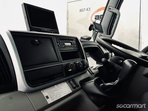Mitsubishi Fuso Canter FEB21
