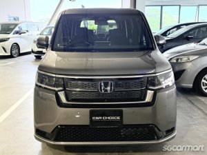 Honda Stepwagon Hybrid Spada 2.0A e-HEV Premium Line-thumbnail