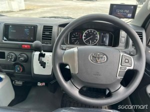 Toyota Hiace 2.8A
