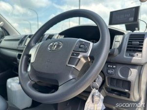 Toyota Hiace 2.8A