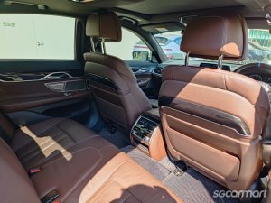 BMW 7 Series 730i M-Sport Sunroof