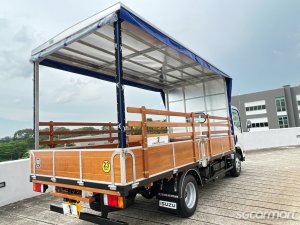 Isuzu NPR85