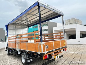 Isuzu NPR85