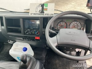 Isuzu NPR85