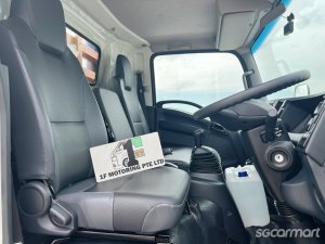 Isuzu NPR85