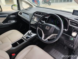 Honda Shuttle Hybrid 1.5A