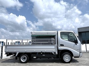 Hino Dutro 2.8M