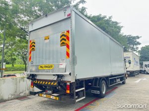 Isuzu FRR90