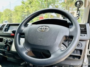 Toyota RegiusAce 3.0A DX
