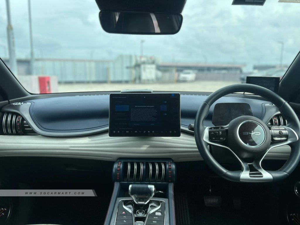 BYD Atto 3 Electric Sunroof
