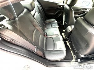 Mazda 3 1.5A Deluxe Sunroof