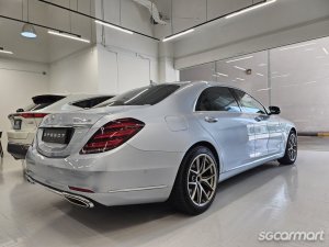 Mercedes-Benz S-Class S320L