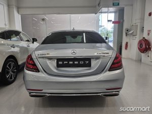Mercedes-Benz S-Class S320L