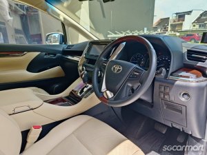 Toyota Alphard 2.5A Elegance Sunroof (New 10-yr COE)