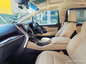 Toyota Alphard 2.5A Elegance Sunroof (New 10-yr COE)