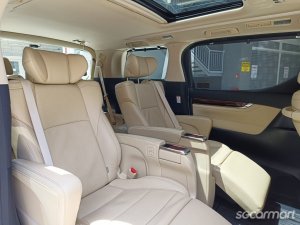 Toyota Alphard 2.5A Elegance Sunroof (New 10-yr COE)