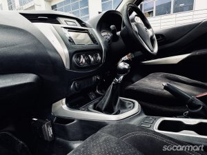 Nissan Navara NP300 Single-Cab 2.3M