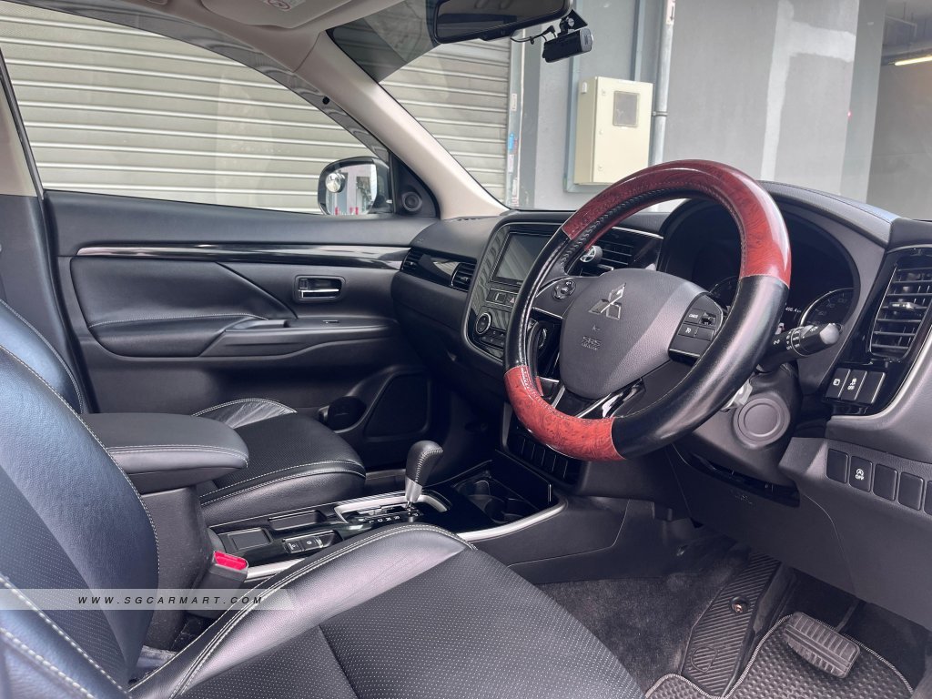 Mitsubishi Outlander 2.0A
