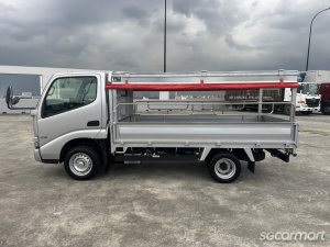 Hino Dutro 2.8M