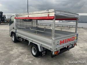 Hino Dutro 2.8M