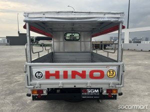 Hino Dutro 2.8M