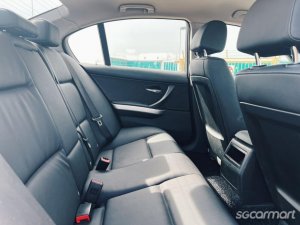 BMW 3 Series 320i (COE till 02/2029)
