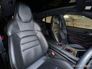 Porsche Taycan Electric 4
