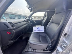 Toyota Hiace 3.0M