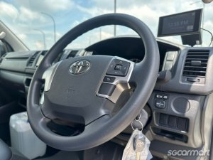 Toyota Hiace 2.8A