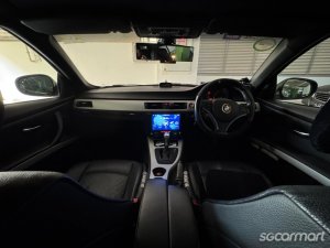 BMW 3 Series 320i Convertible (COE till 09/2030)