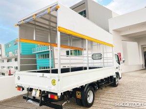 Mitsubishi Fuso Canter FEB21