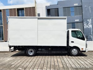 Hino XZU710R