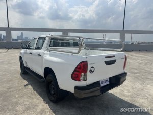 Toyota Hilux Double-Cab 2.4A