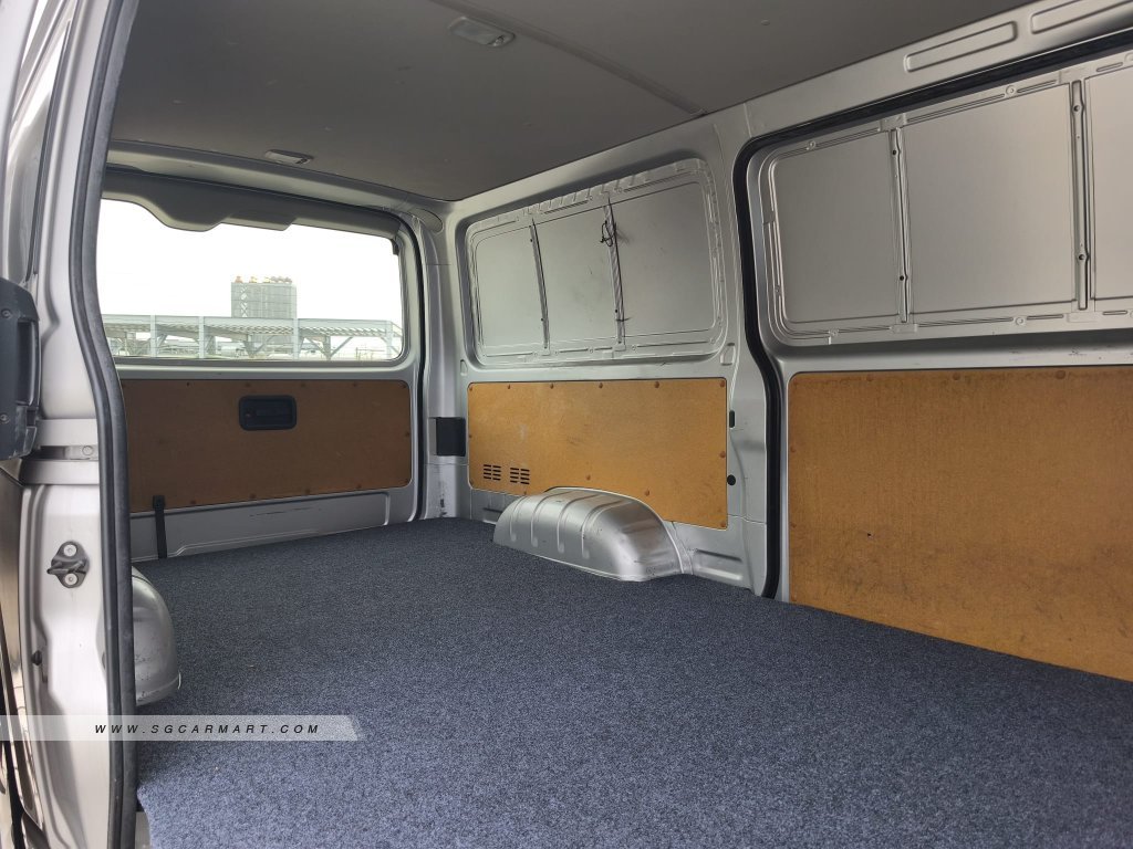 BMW 5 Series 523i Highline - Side Front