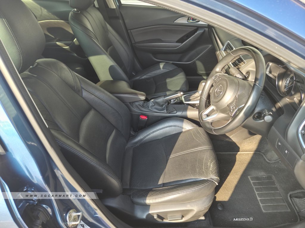 Mazda 3 1.5A Deluxe Sunroof